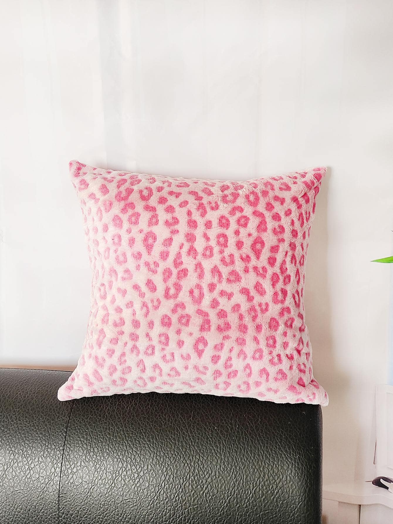 Buy SHEIN 1pc Pink Leopard Pattern Cushion Cover Without Filler, Soft Stretchy Throw Pillow Cover For Household in Pakistan