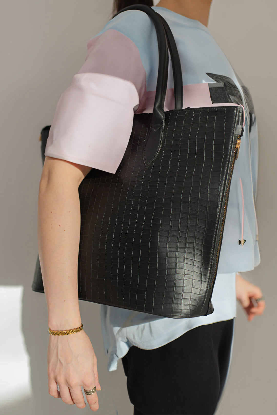 Buy SwiftZip Tote Bag - Black in Pakistan