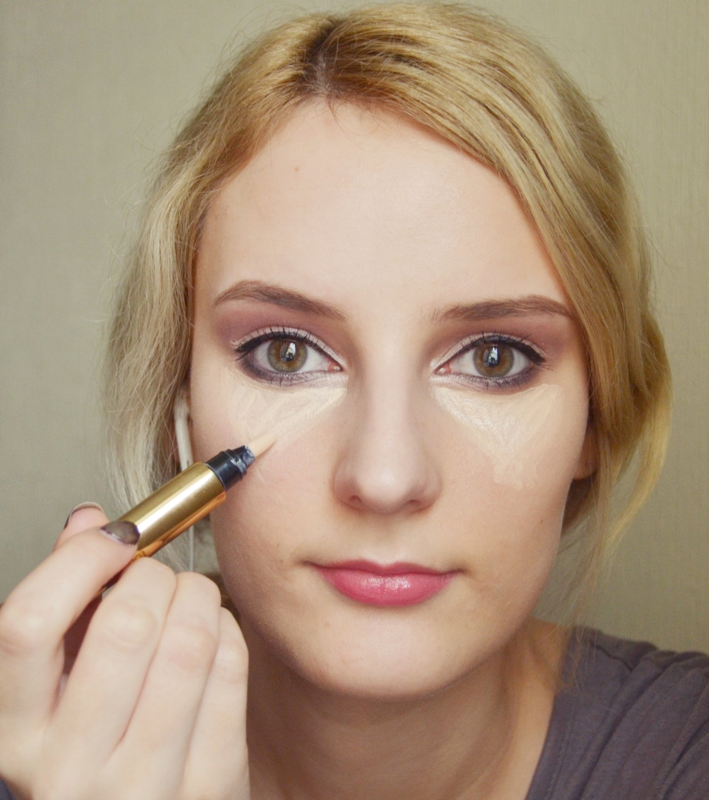 Buy Yves Saint Laurent Touche Eclat Radiant Touch Concealer - 2 Luminous Ivory (Beige) in Pakistan