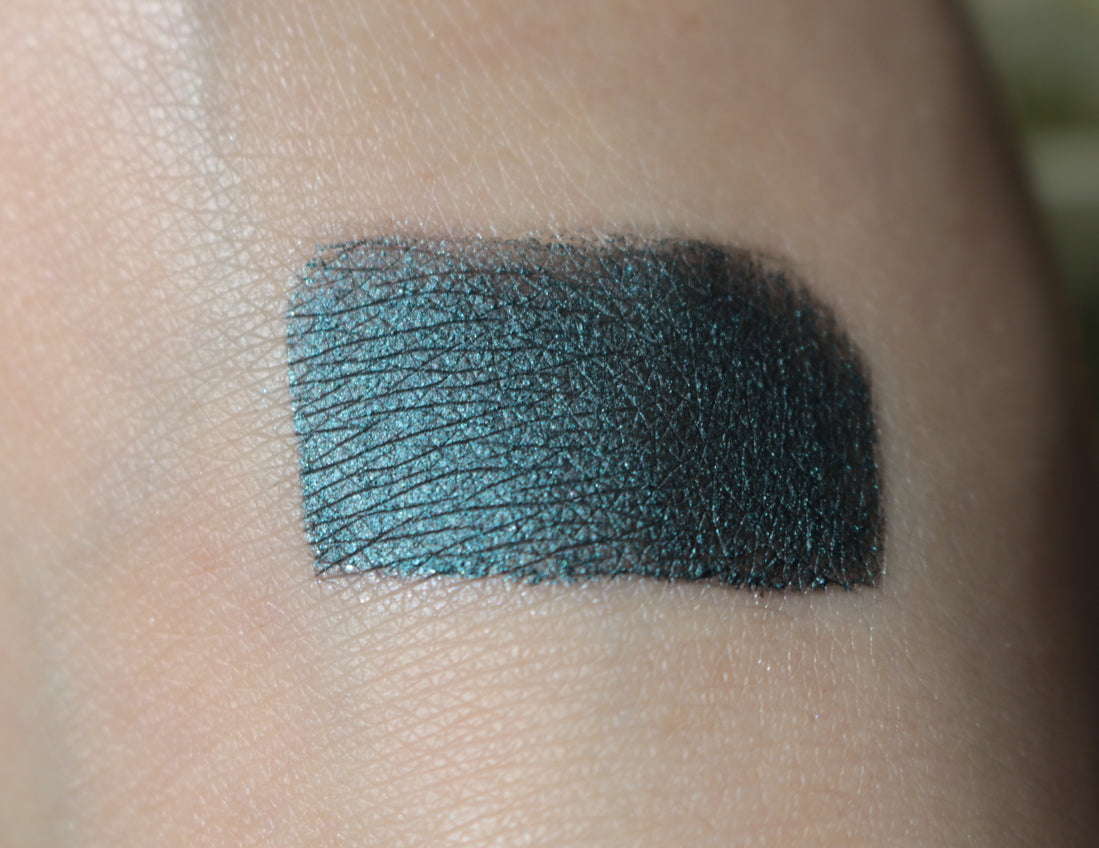 Buy Giorgio Armani Eye Tint Fluid Eyeshadow - 25 Midnight Cruise in Pakistan