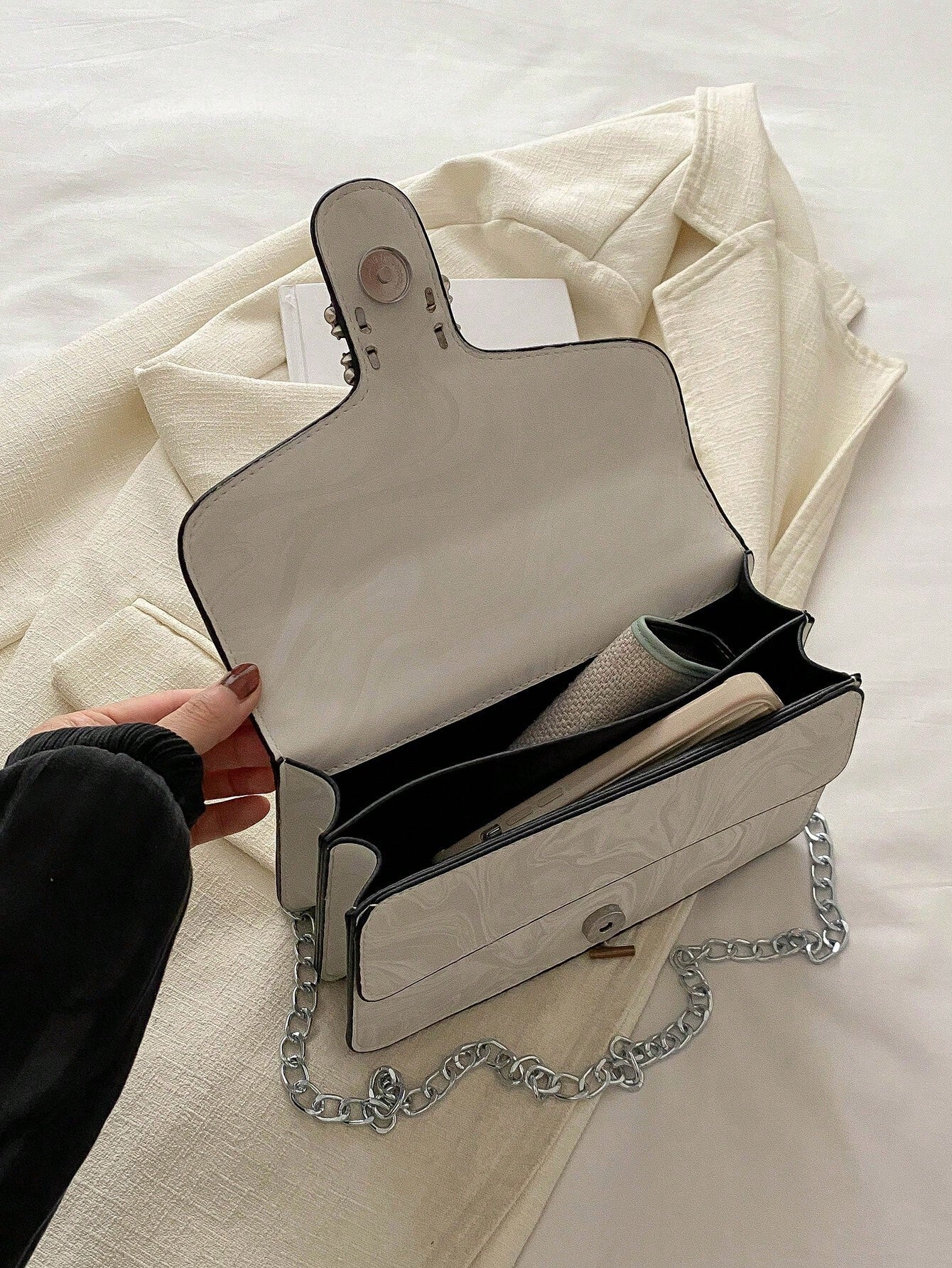 Buy SHEIN Fashionable And Versatile Solid Color PU Shoulder Bag, Casual And Simple Double-Layered Chain Square Bag in Pakistan