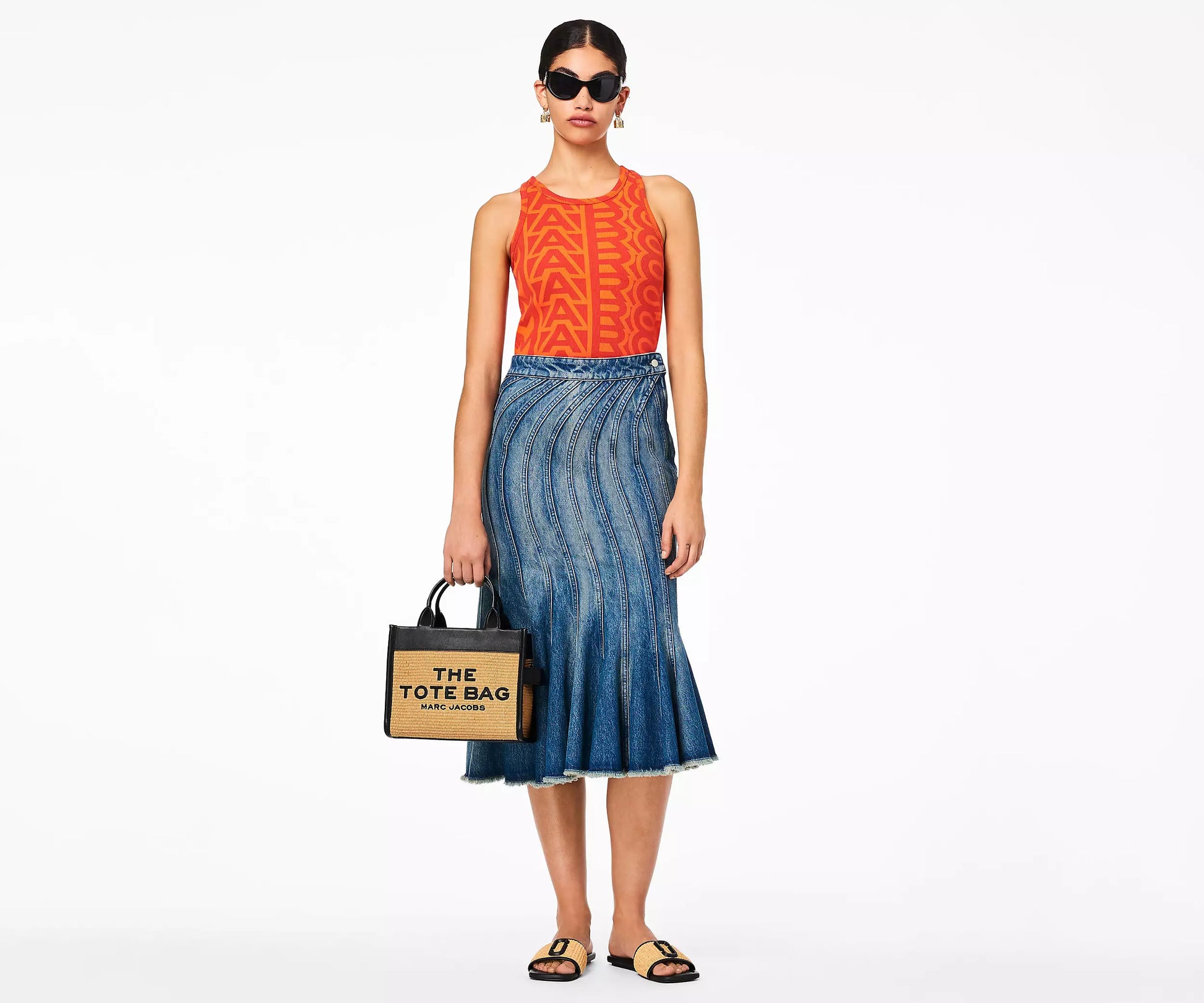 Buy Marc Jacobs The Leather Tote Bag Small in Pakistan