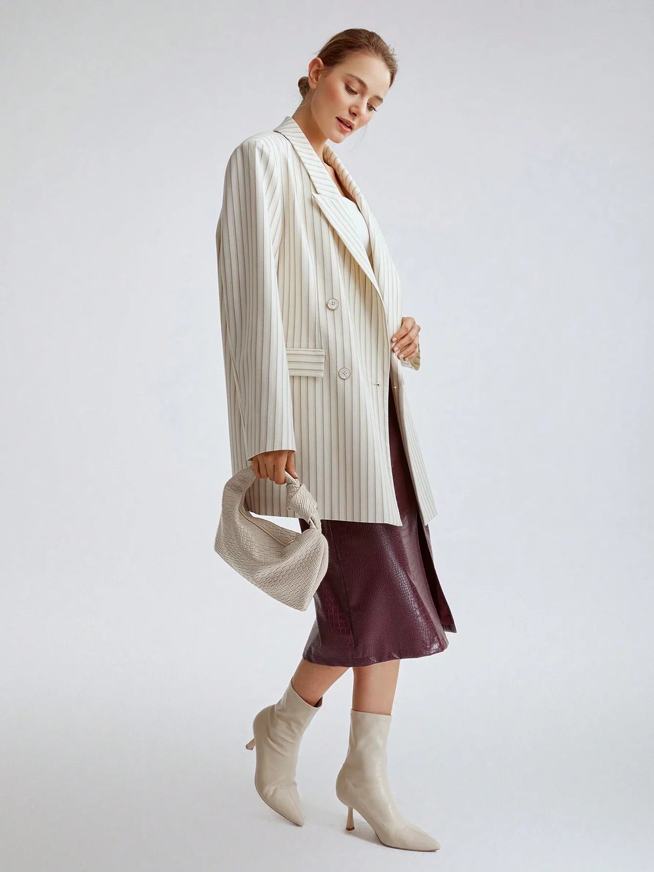 Buy SHEIN MOTF PREMIUM WOMEN'S MINIMALIST AND FASHIONABLE EMBOSSED ZIPPER TOP HANDLE BAG FOR COMMUTING in Pakistan