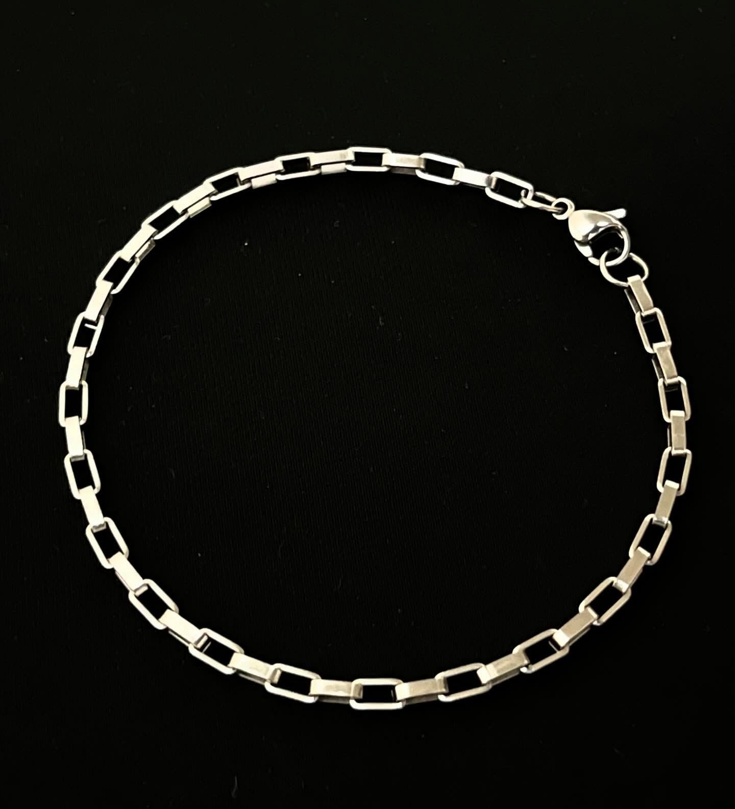 Buy Royce Box Bracelet in Pakistan