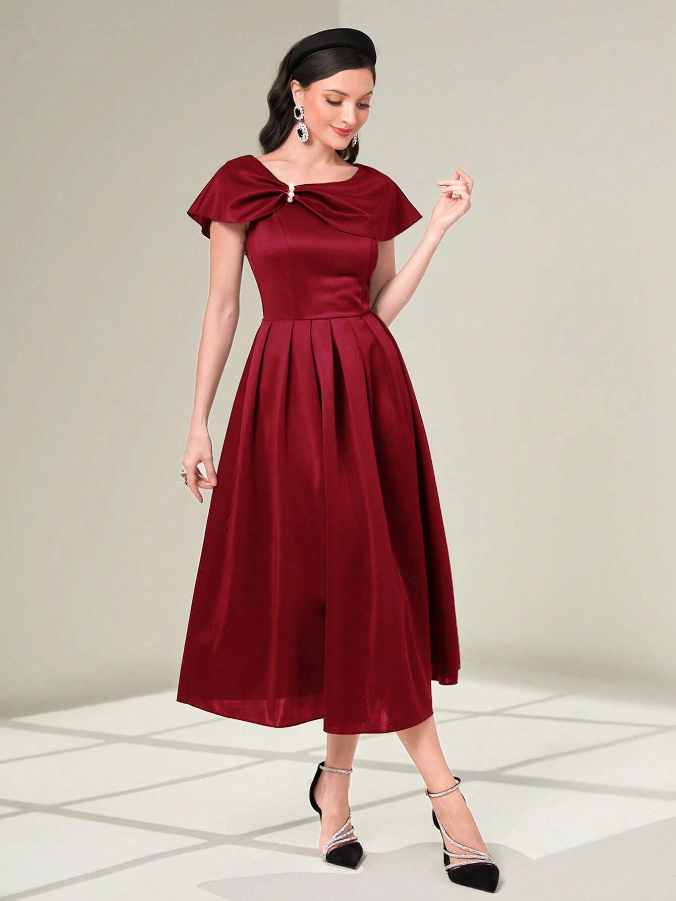 SHEIN Modely Burgundy Red Twist Front Fold Pleated Dress Maxi Women Ou SHEIN Modely Burgundy Red Twist Front Fold Pleated Dress Maxi Women Ou