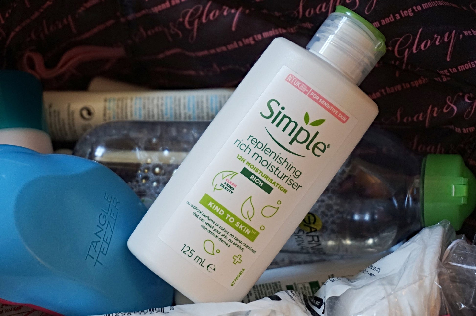 Buy Simple Replenishing Rich Moisturizer - 125ml in Pakistan