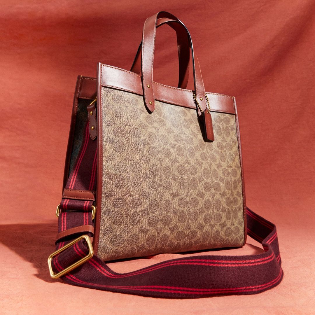 Buy Coach Field Tote In Signature Canvas With Horse And Carriage Print Bag Large - Tan Truffet in Pakistan