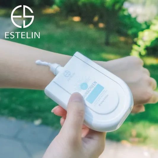 Buy Estelin Sunscreen Ultra-Light Hydrating Invisible SPF 50 PA+++ in Pakistan