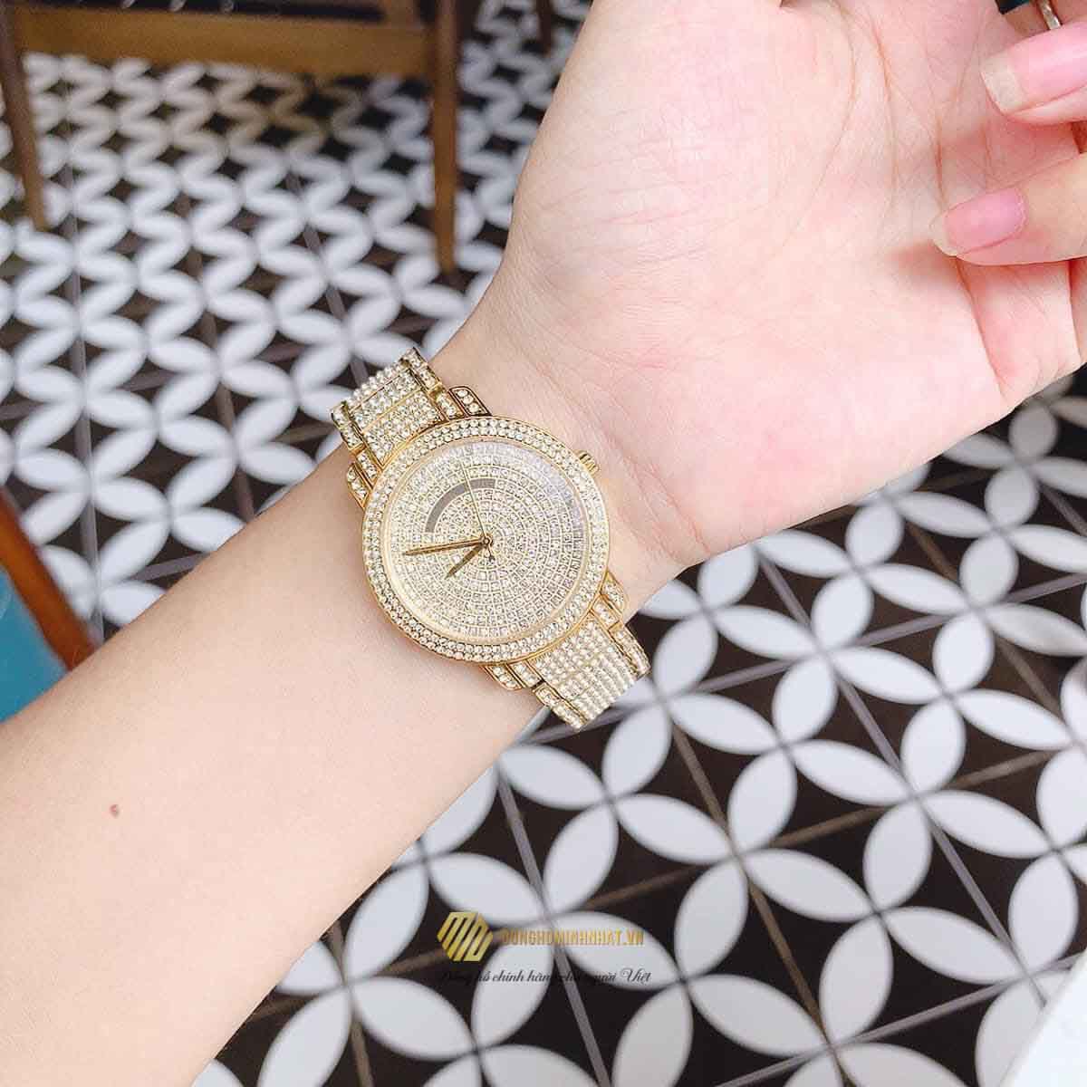 Buy Michael Kors Glitz Gold Diamonds Dial Gold Steel Strap Watch for Women - MK6547 in Pakistan