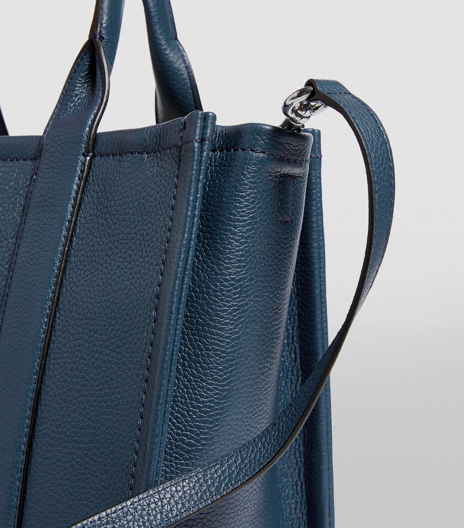 Buy Marc Jacobs The Leather Tote Bag - Large in Pakistan