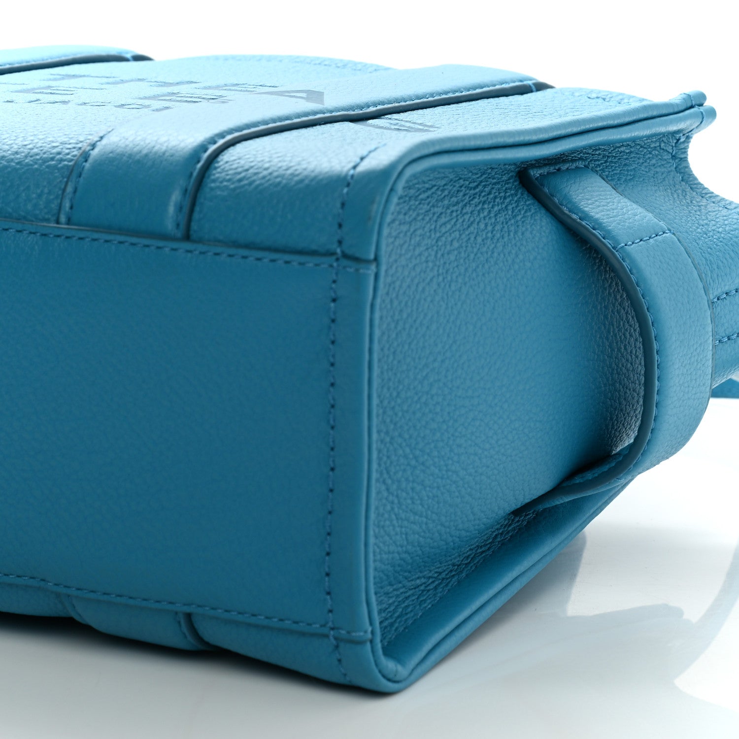 Buy Marc Jacobs The Tote Bag Medium in Pakistan