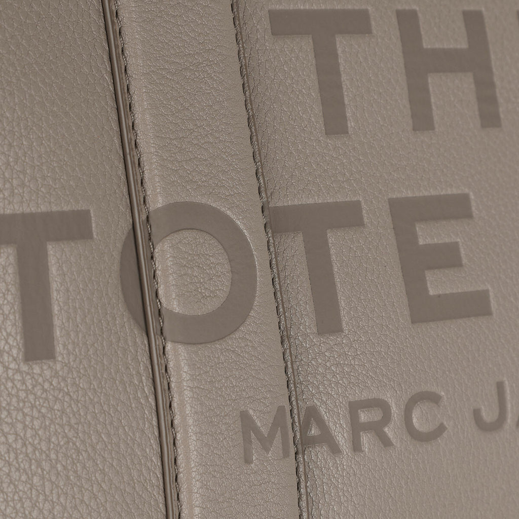 Buy Marc Jacobs The Leather Tote Bag Medium in Pakistan