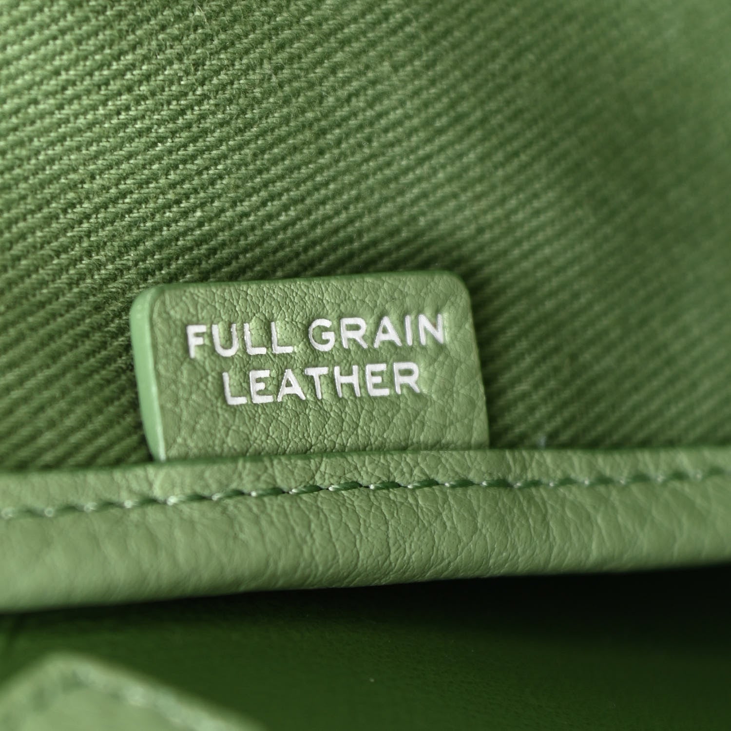 Buy Marc Jacobs The Tote Bag Medium in Pakistan