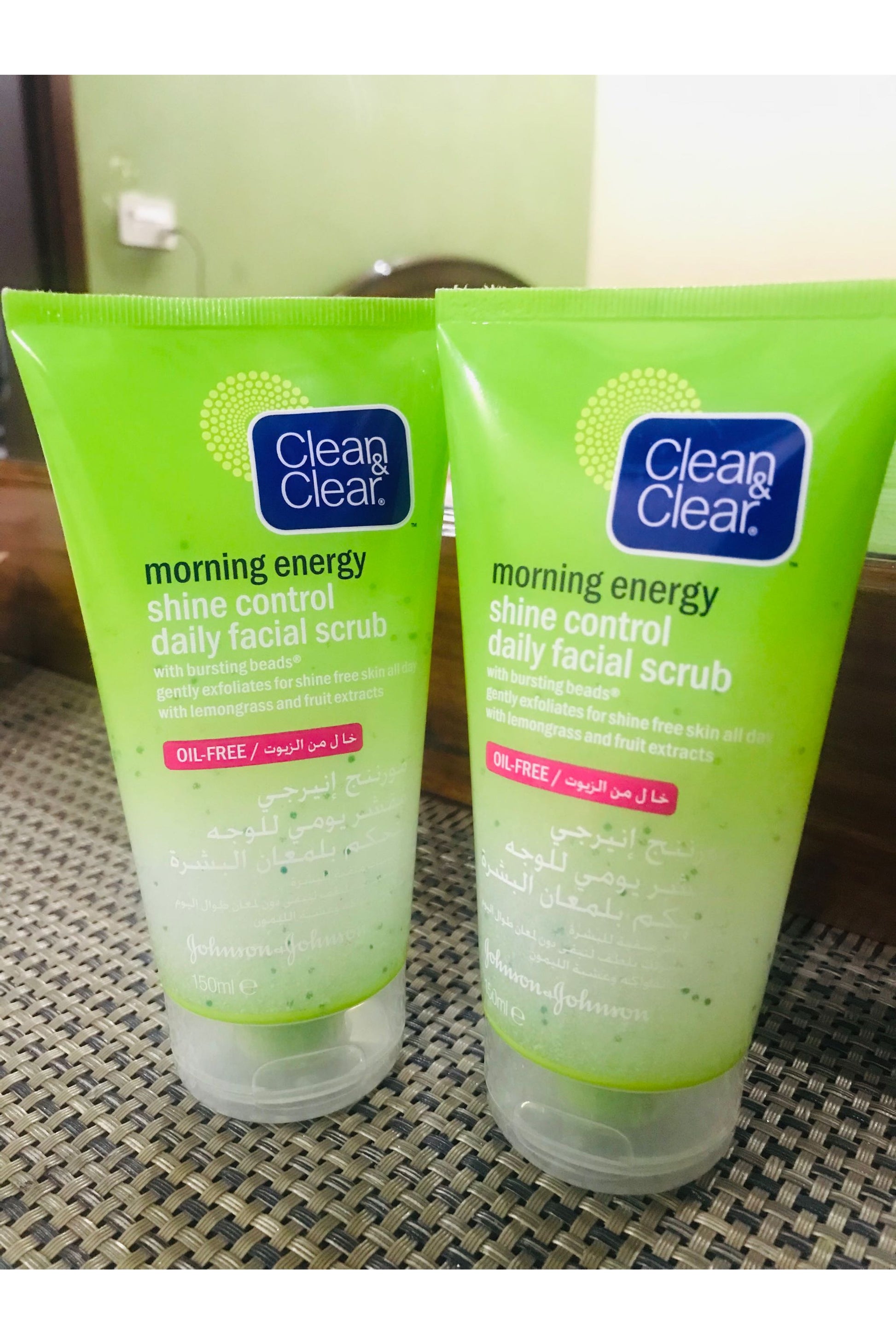 Buy Clean & Clear Daily Facial Scrub Morning Energy Shine Control - 150ml in Pakistan