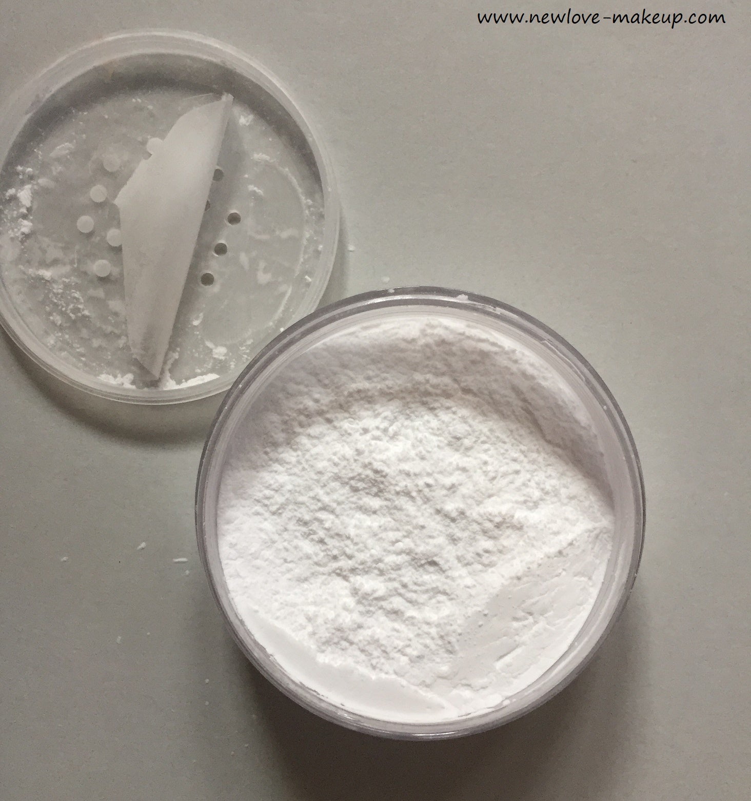 Buy MUA Professional Loose Setting Powder - Invisible Silk in Pakistan