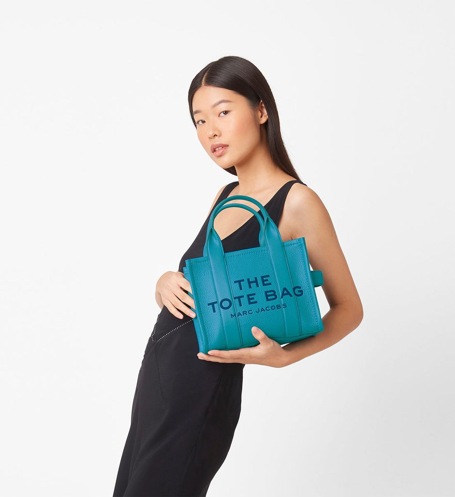 Buy Marc Jacobs The Leather Tote Bag Medium in Pakistan