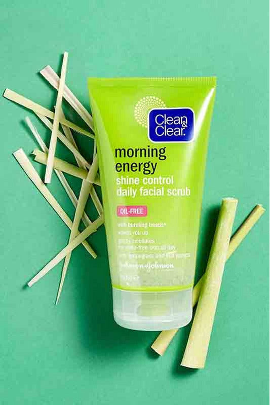 Buy Clean & Clear Daily Facial Scrub Morning Energy Shine Control - 150ml in Pakistan