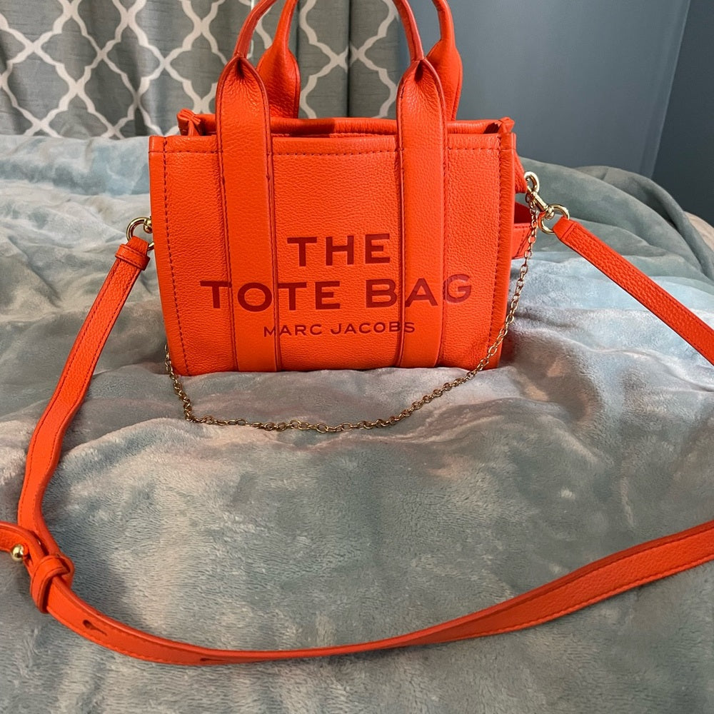 Buy Marc Jacobs The Tote Bag Small in Pakistan