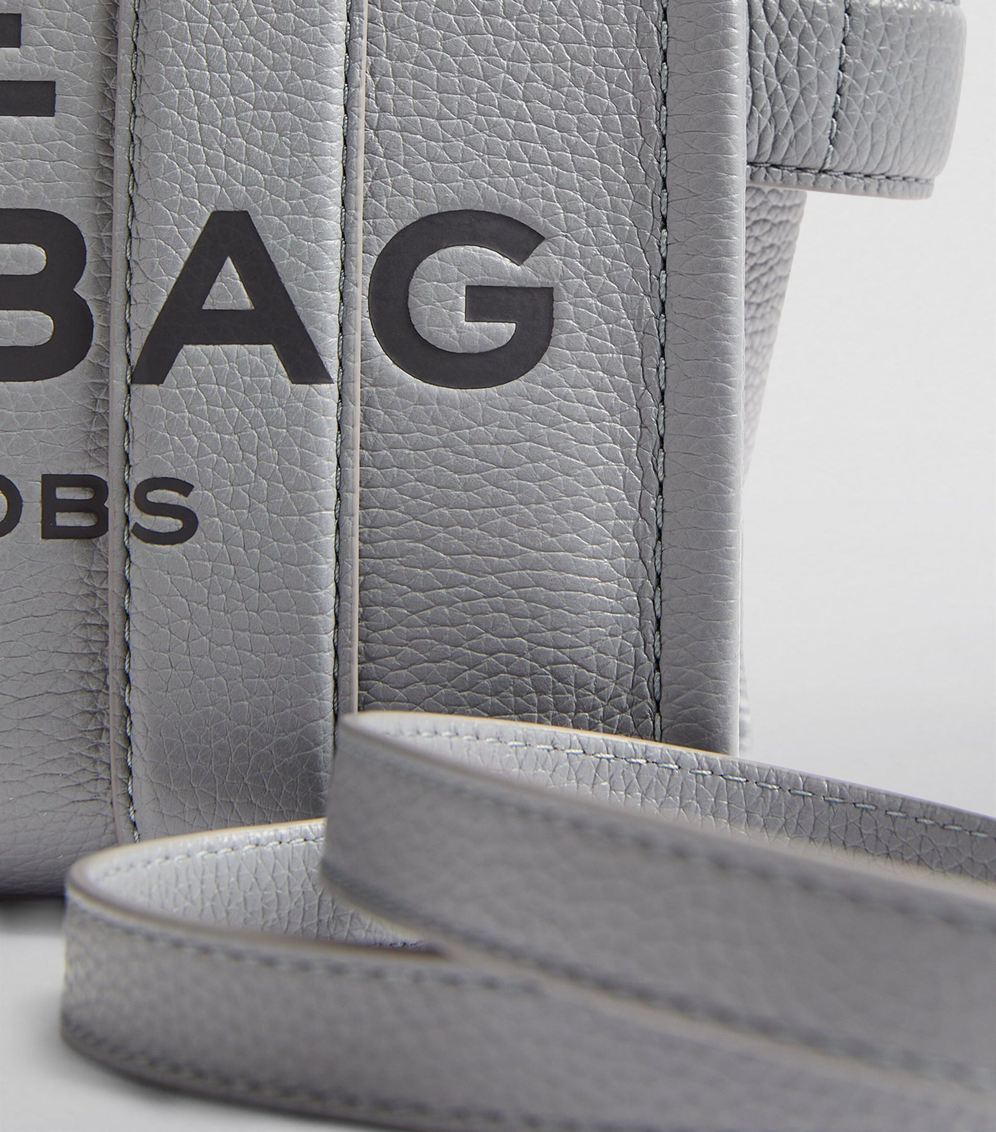 Buy Marc Jacobs The Leather Tote Bag Small in Pakistan