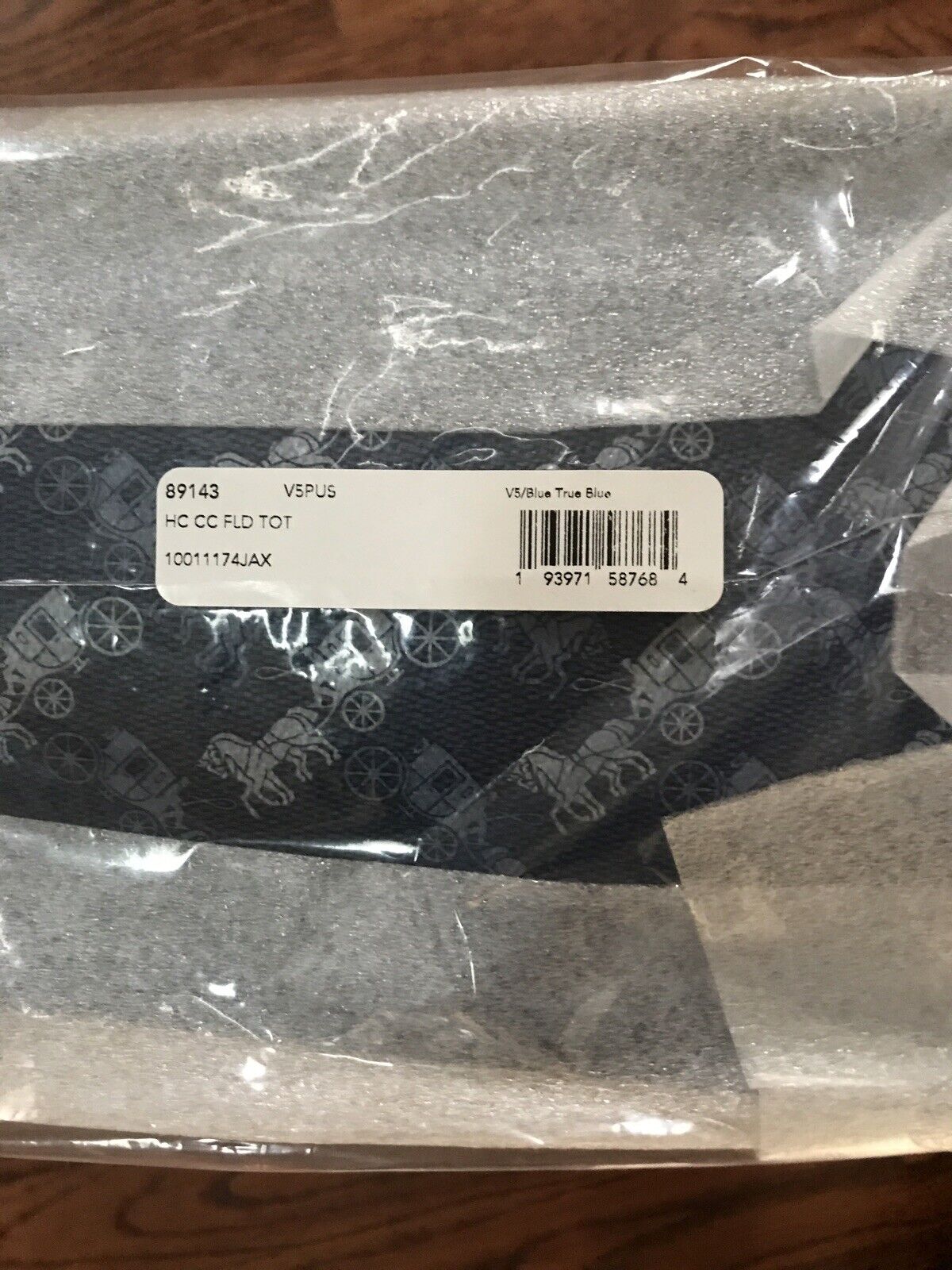 Buy Coach Field Tote In Signature Canvas With Horse And Carriage Print Bag Small in Pakistan