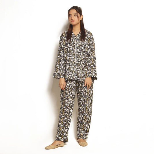 Buy Sajiero Full Bloom Linen Pajama Suit with Scrunchie in Pakistan