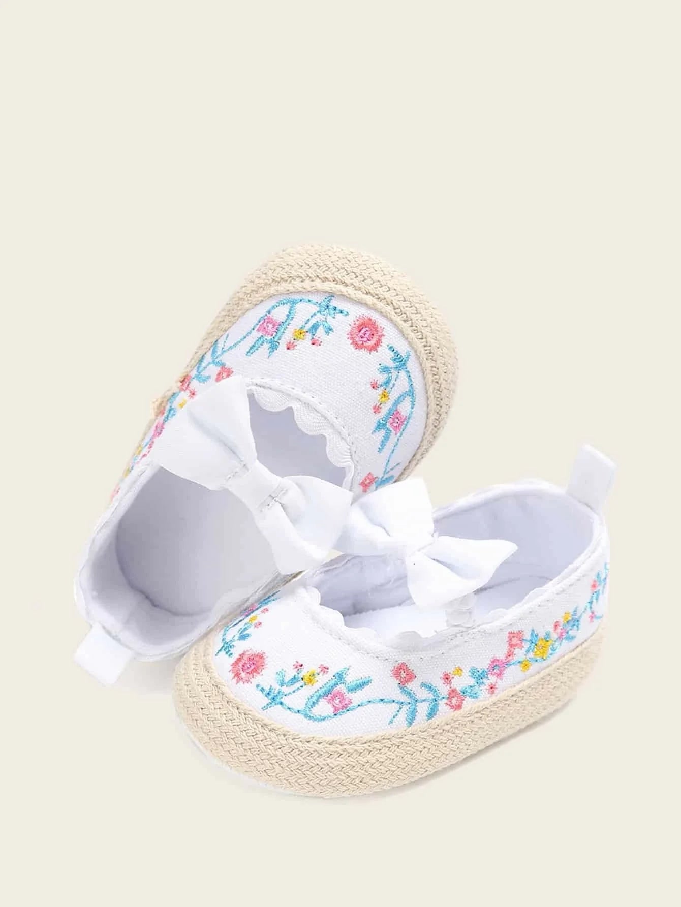 Buy SHEIN Baby Girls Floral Embroidered Flats in Pakistan