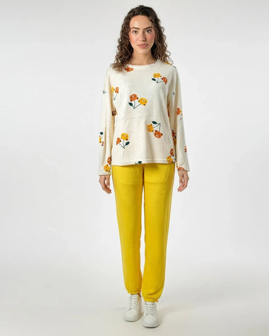 Buy Sajiero Fleece Pajama Suit - Winter Petals in Pakistan