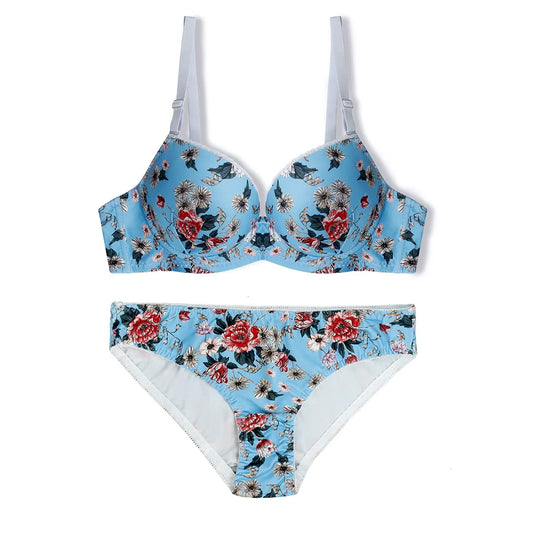 Buy Della Floral Padded Bra and Panty Set in Pakistan