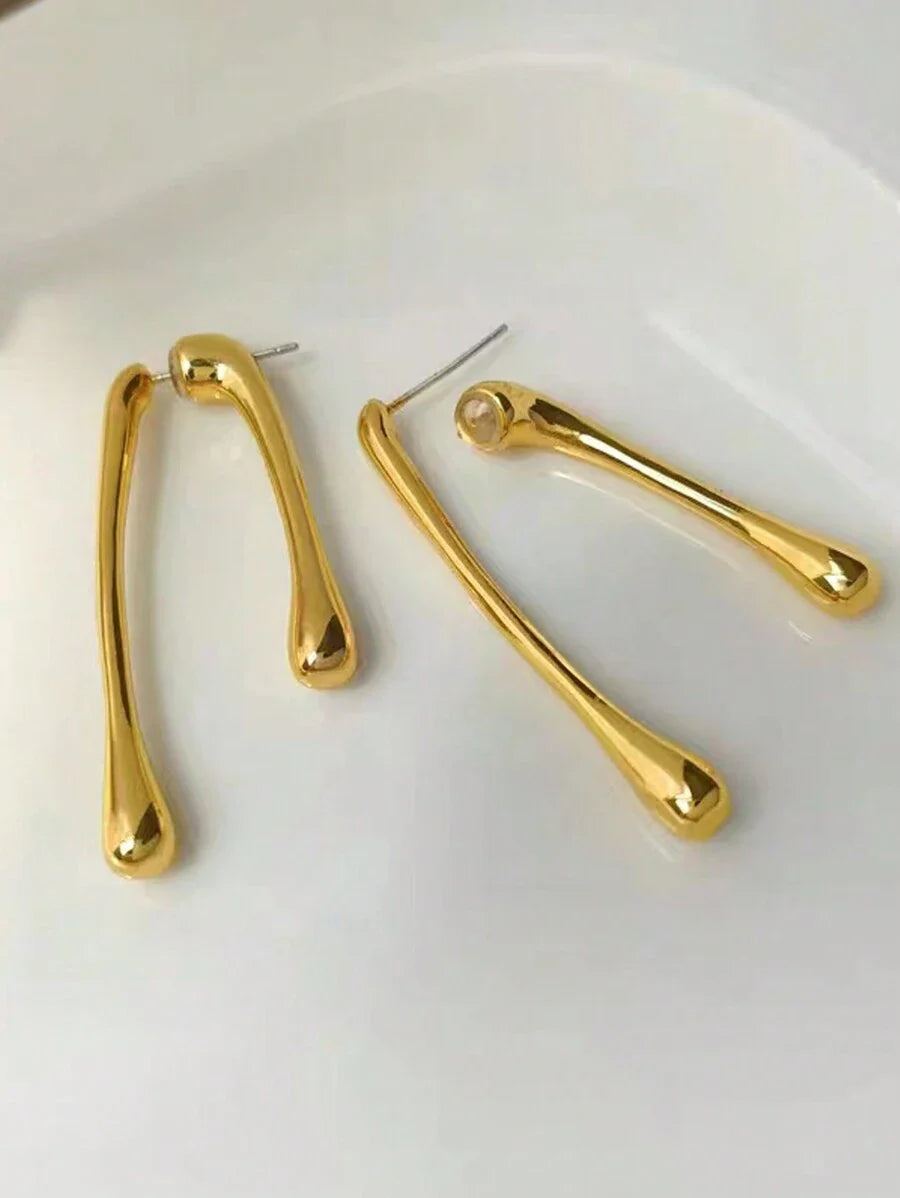 Buy SHEIN 1pair European And American Simple Long Metal Dangling Water Drop Earrings in Pakistan