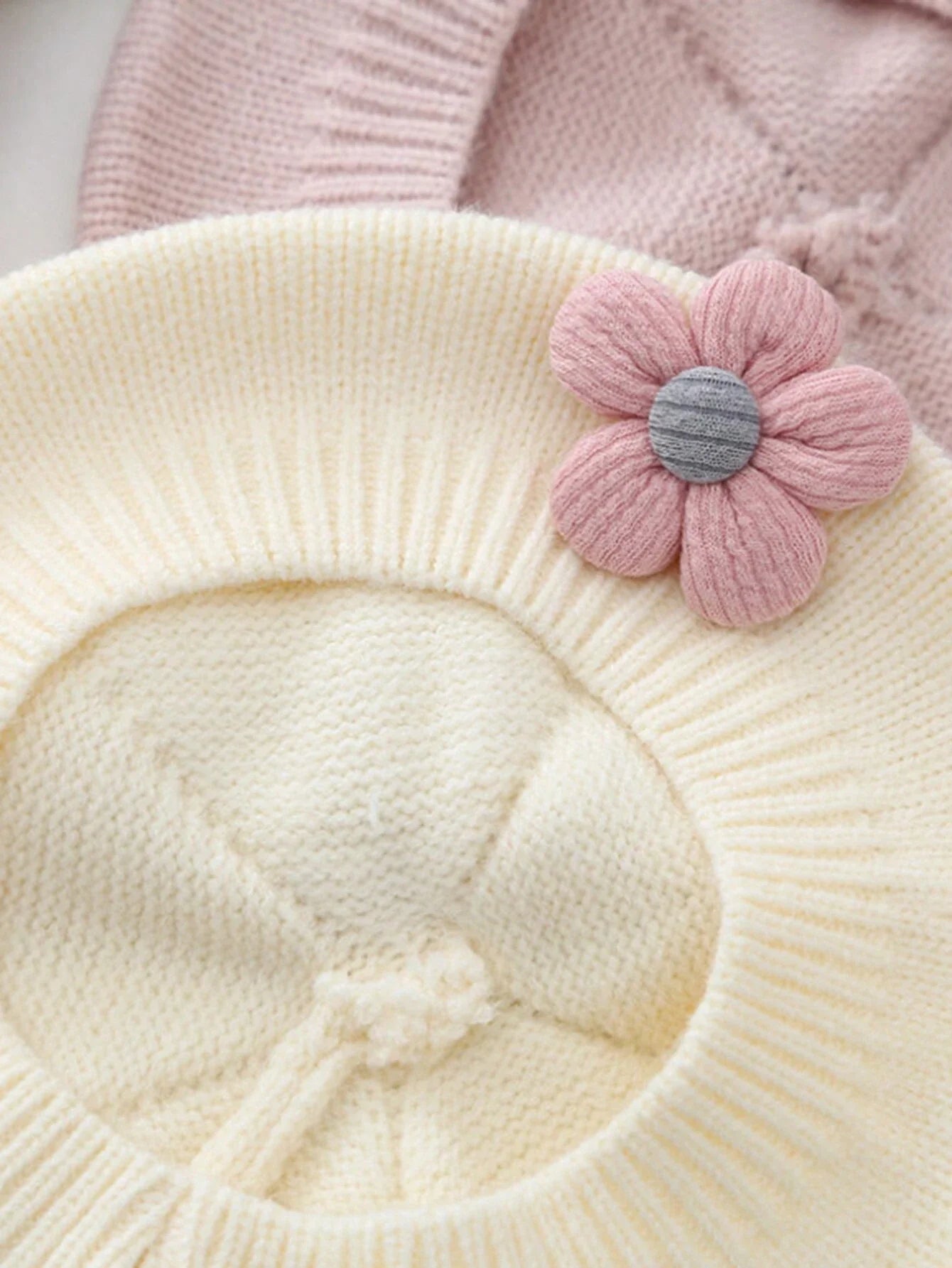 Buy SHEIN 1pc Baby 0-3 Years Old Baby Children's Beret, Cute Boys And Girls Knitted Hat, Floral Fashion Solid Color Spring And Winter Winter Winter Warm Children's Hat in Pakistan