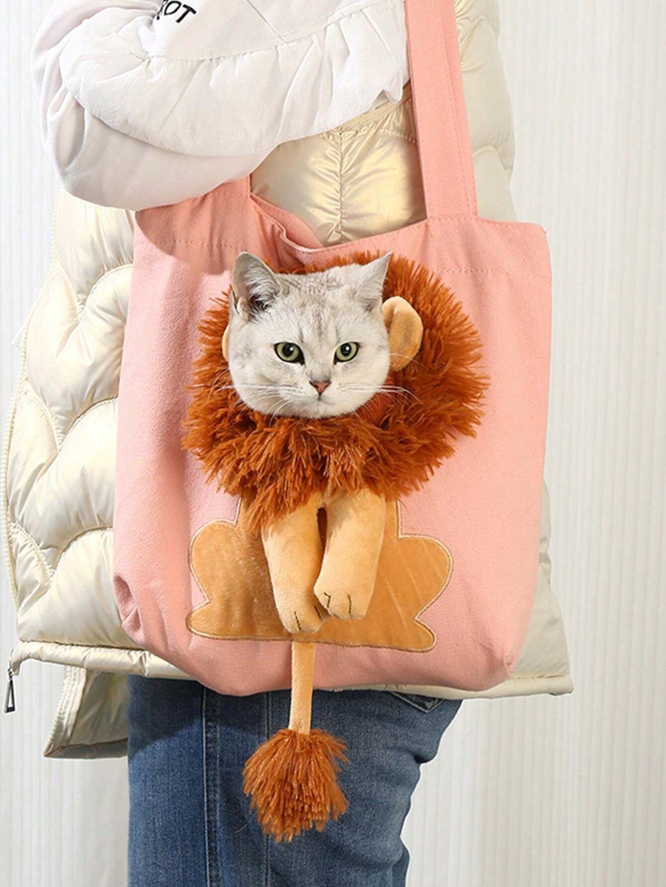 Buy SHEIN 1pc Small Lion Shaped Single-Shoulder Pet Carrier For Small Cats And Dogs With Head Out Design in Pakistan
