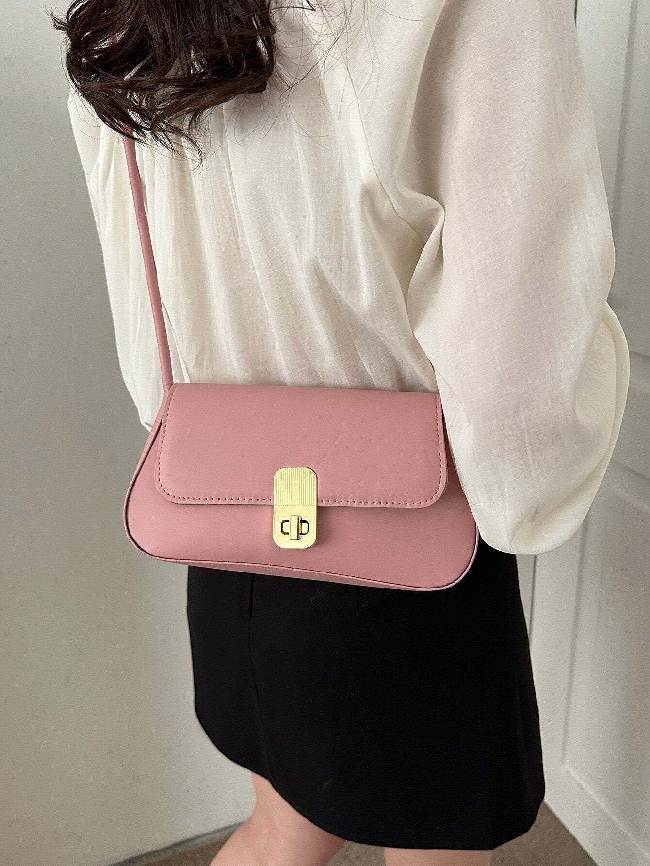 Buy 1pc Solid Color Pu Shoulder Bag With Metal Lock And Adjustable Strap in Pakistan