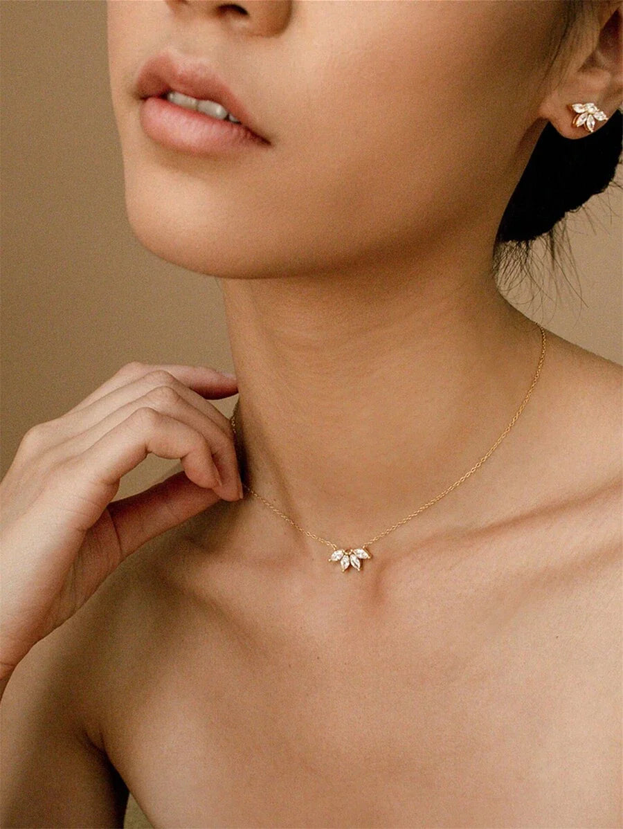 Buy SHEIN 1pc Women's Copper Zirconia Circle Link & Bow Pendant Necklace, Everyday & Gift in Pakistan