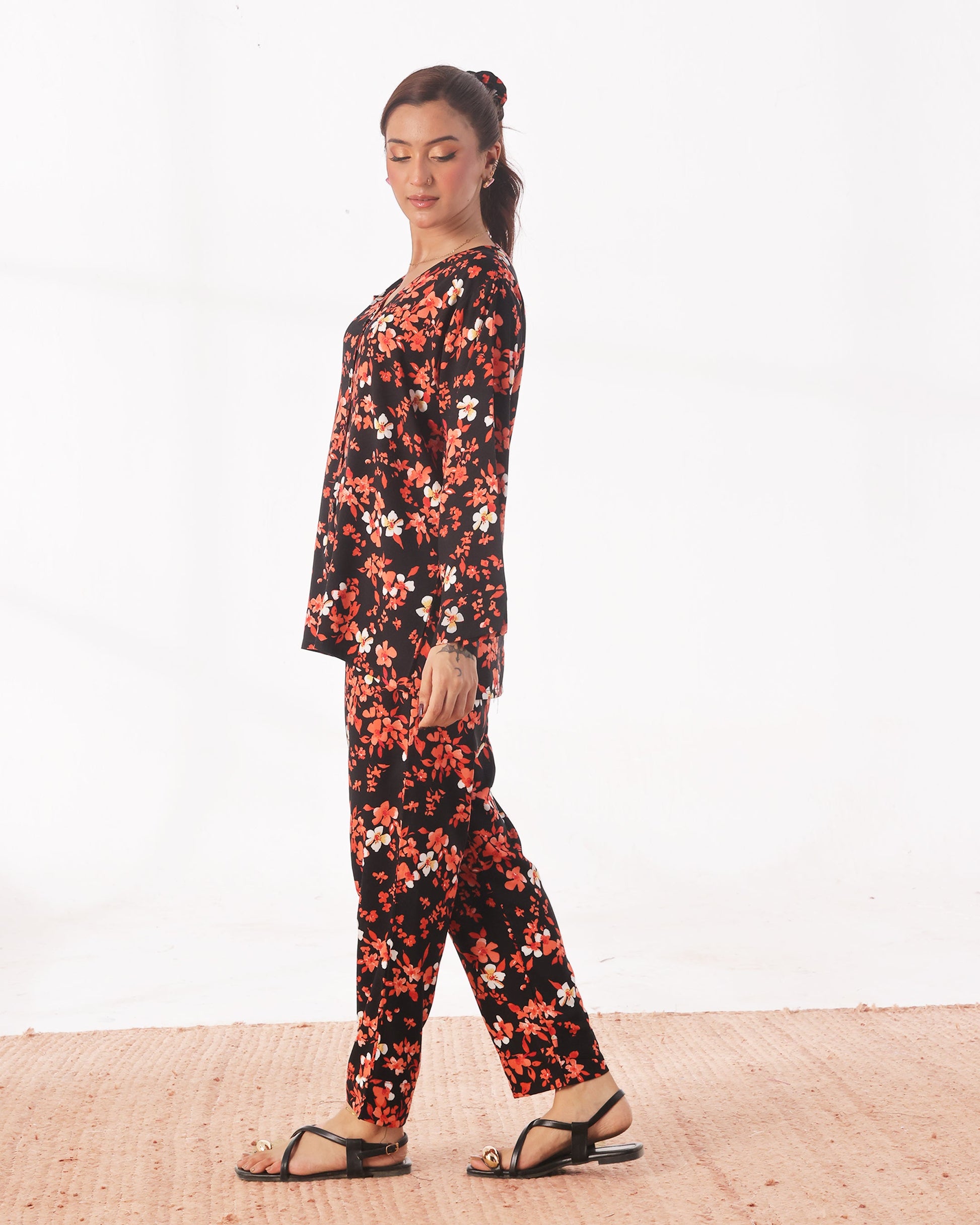 Buy Sajiero Linen Pajama Suit with Scrunchie - Crimson Petal in Pakistan