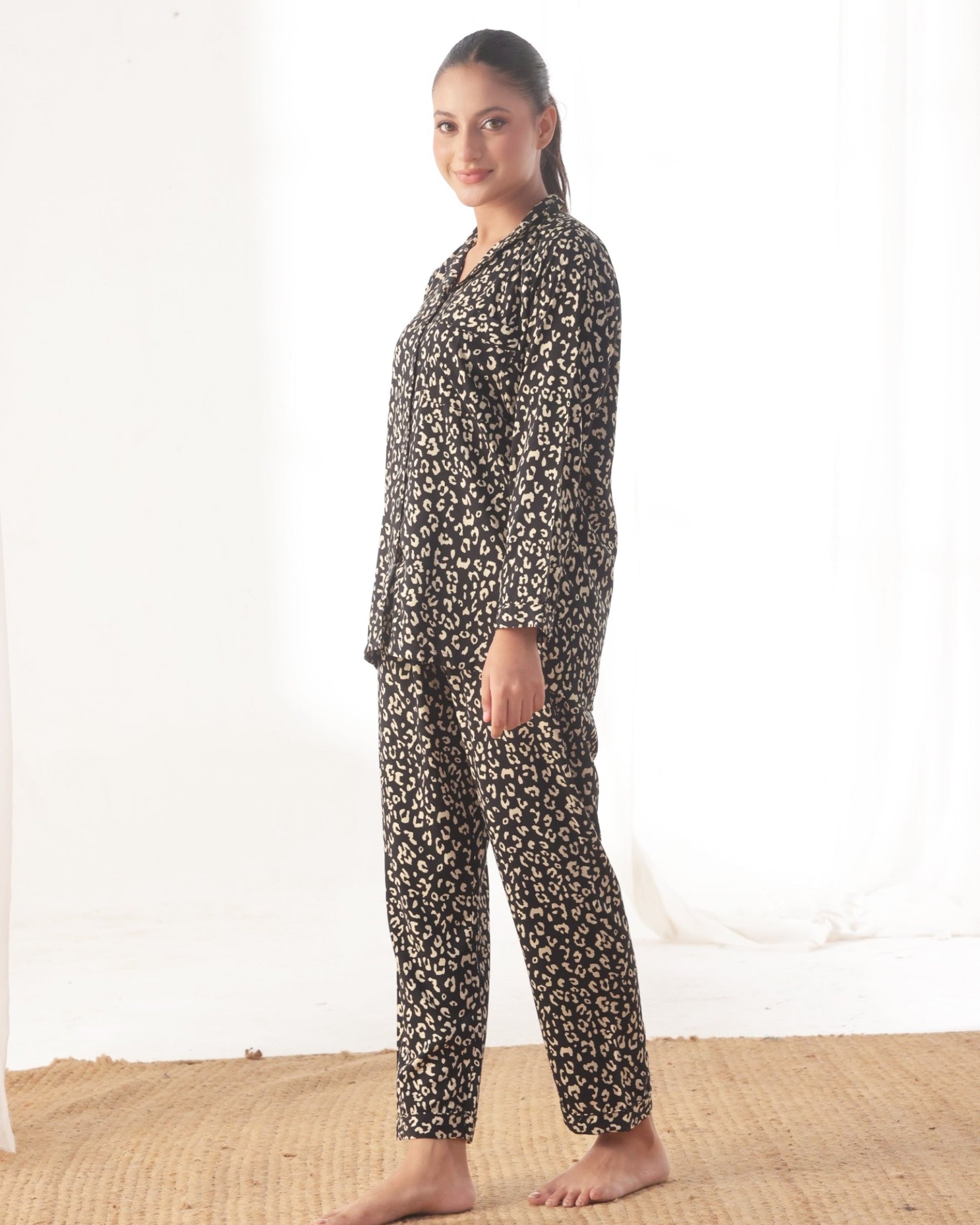 Buy Sajiero Linen Pajama Suit - Wild Lounge in Pakistan