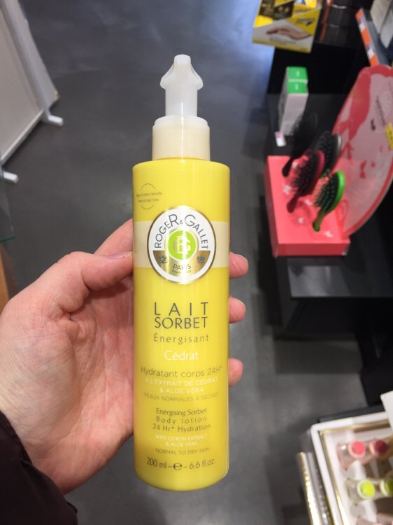 Buy Roger & Gallet Energising Hydrating Body Lotion Cedrat - 200ml in Pakistan