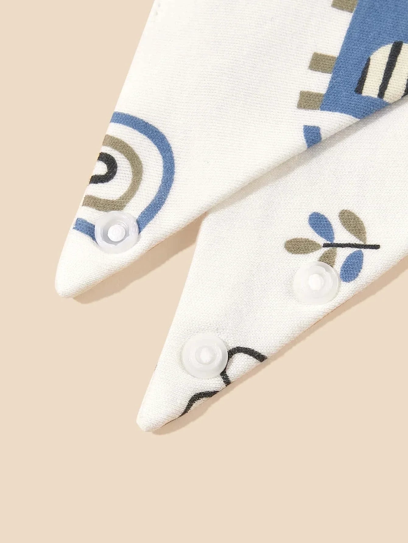 Buy SHEIN 4pcs/Pack Random Pattern Baby Bibs & Drool Bandanas in Pakistan