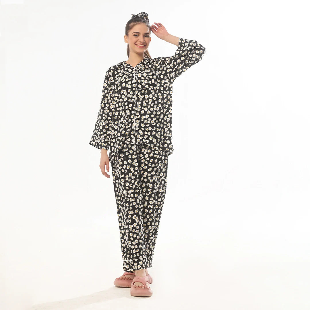 Buy Sajiero Mat Daisy Linen Pajama Suit with Scrunchie in Pakistan