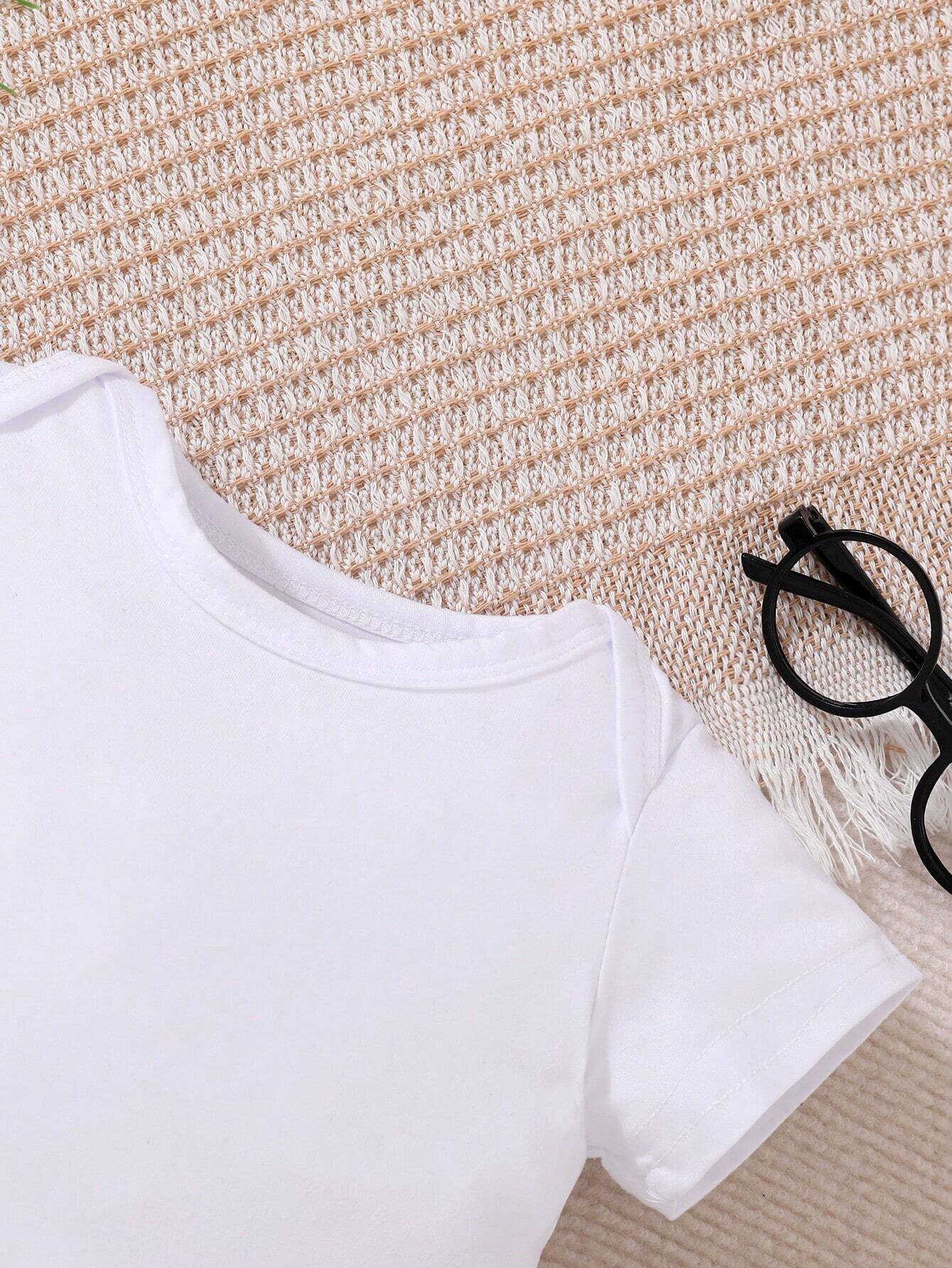 Buy SHEIN Baby Boy Letter Graphic Bodysuit in Pakistan