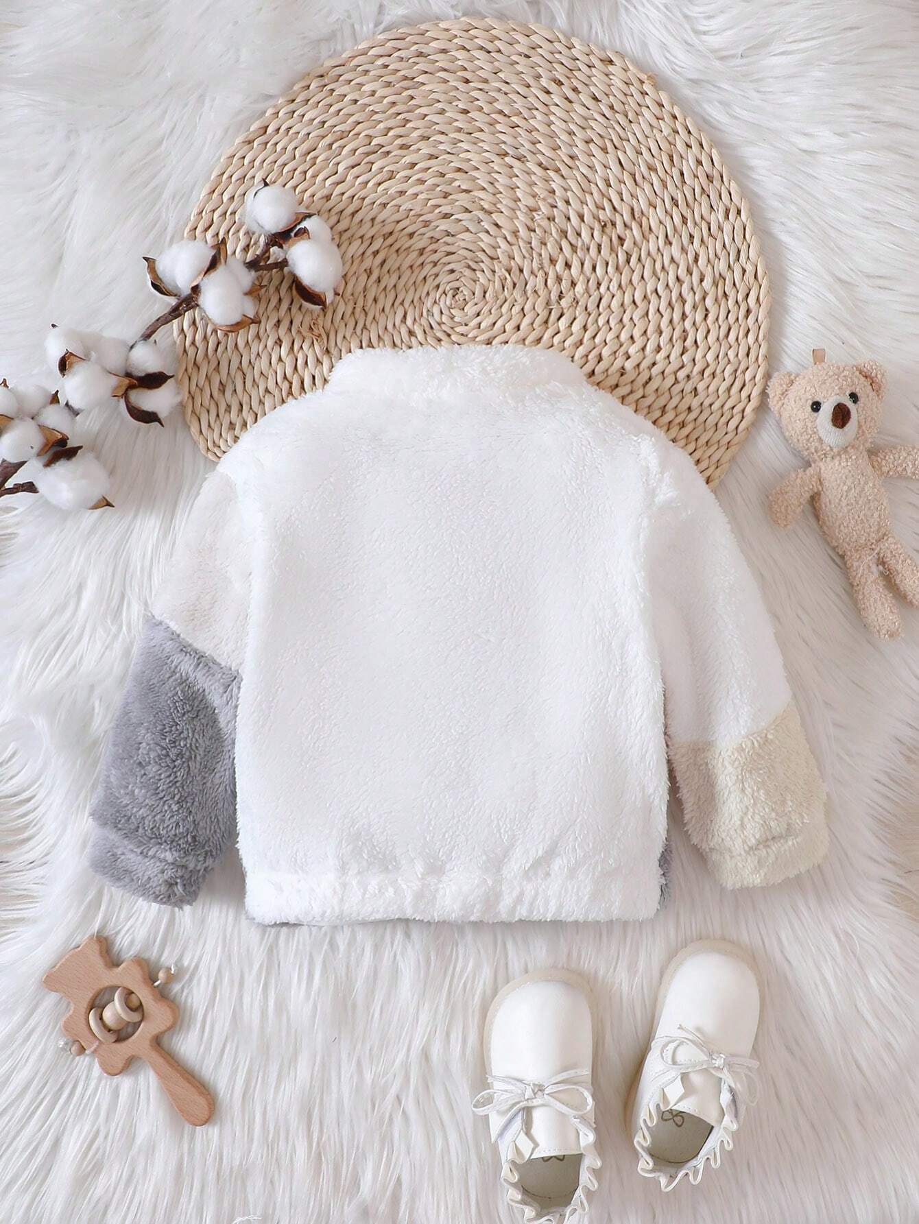 Buy SHEIN Baby Boy Reversible Fleece Grey Patchwork Zipper Jacket , Fashionable Street Style Fit For Autumn/Winter Outings, Soft Plush Fabric, Comfortable in Pakistan