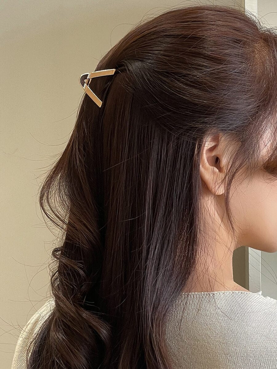 Buy SHEIN DAZY Geometric Hair Claw For Daily Use For Girls Hairstyles Casual in Pakistan