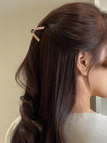 Buy SHEIN DAZY Geometric Hair Claw For Daily Use For Girls Hairstyles Casual in Pakistan