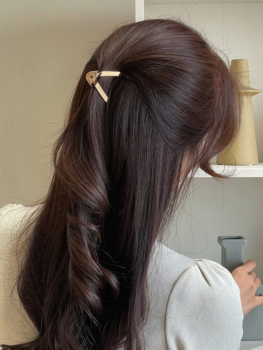 Buy SHEIN DAZY Geometric Hair Claw For Daily Use For Girls Hairstyles Casual in Pakistan