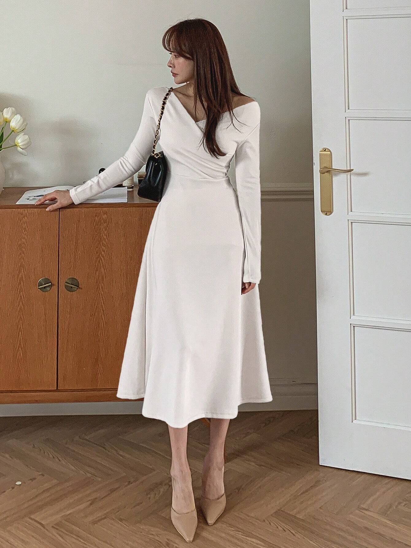 Buy DAZY Solid Color V Neck Long Sleeve Dress in Pakistan