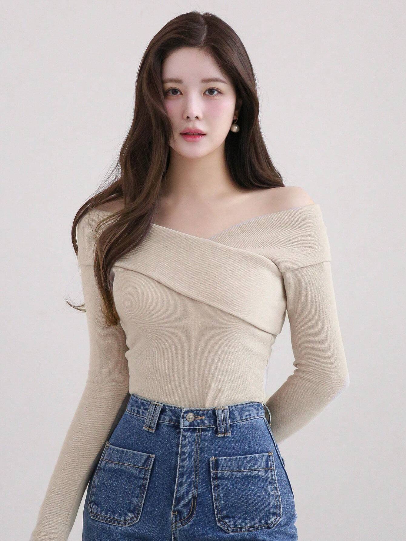 Buy SHEIN DAZY Women's Solid Color Lapel Off-Shoulder Elegant Mid-Length T-Shirt, Autumn in Pakistan