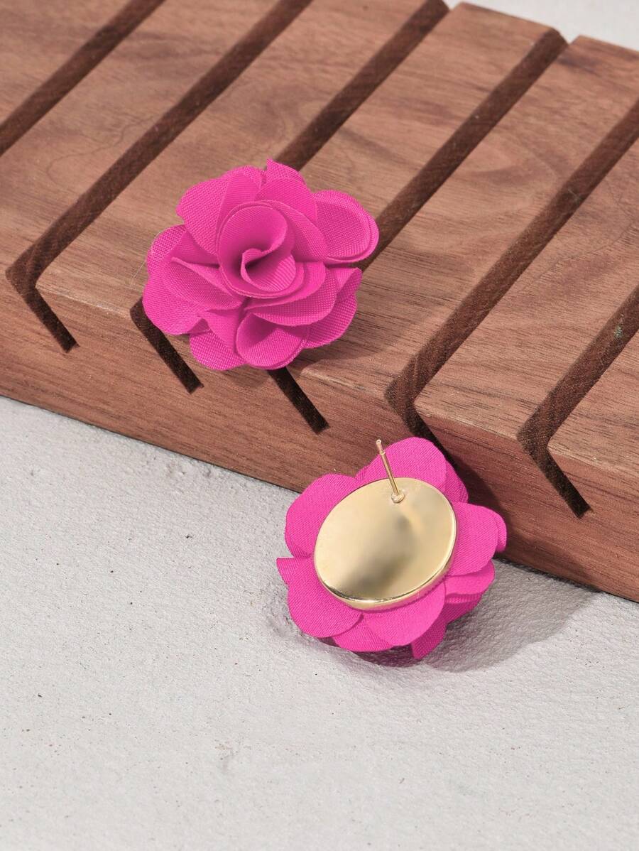 Buy SHEIN Flower Decor Stud Earrings in Pakistan