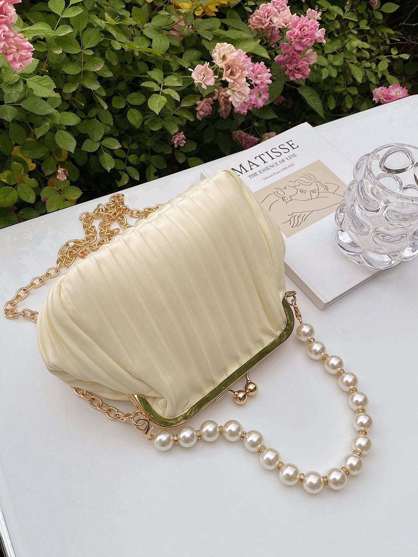 Buy SHEIN Lightweight,Business Casual Argyle Princess Faux Pearl & Rhinestone Pearl Chain & Decor Mini Faux Pearl Decor Kiss Lock Satchel Bag For Party in Pakistan