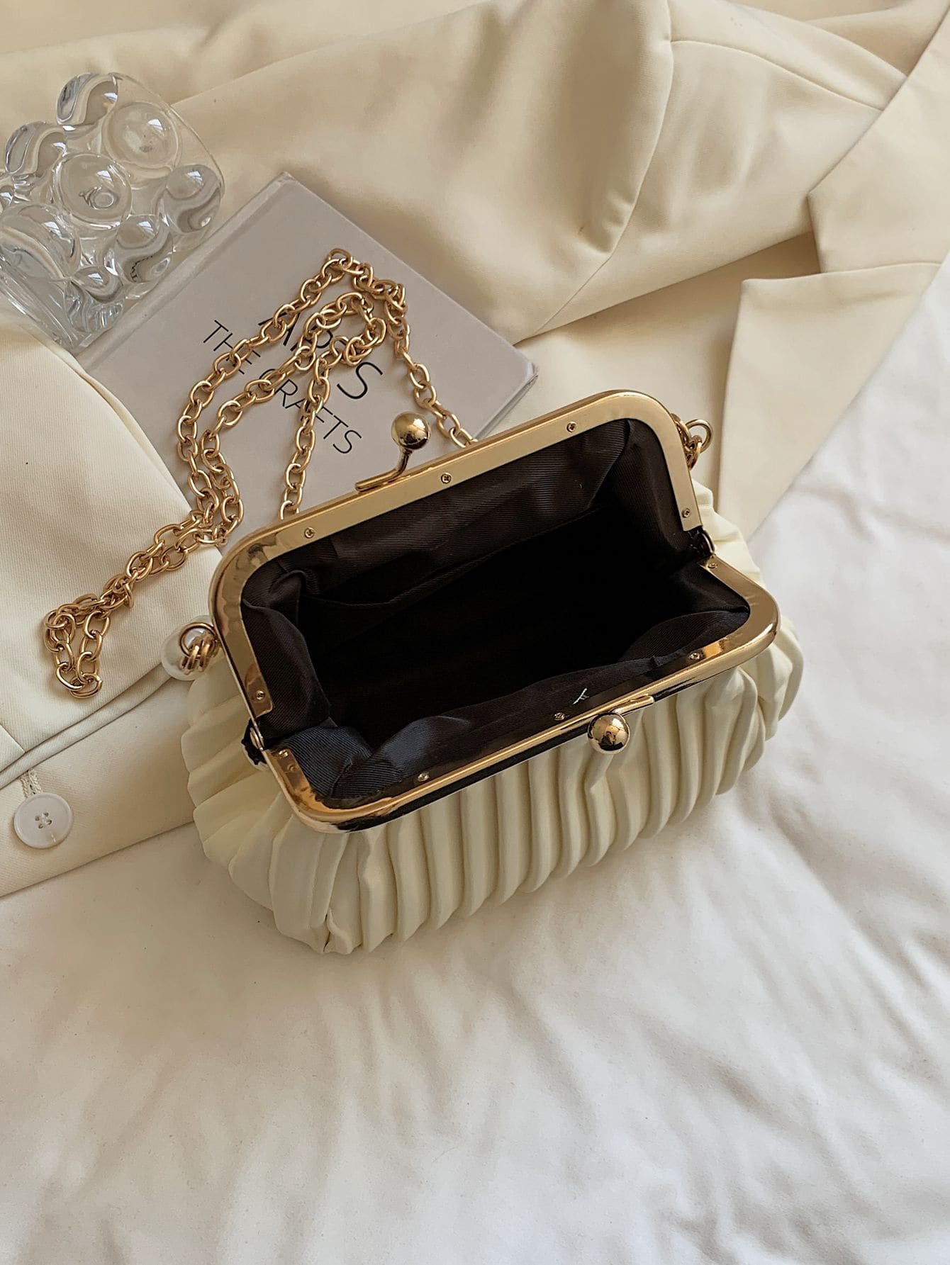 Buy SHEIN Lightweight,Business Casual Argyle Princess Faux Pearl & Rhinestone Pearl Chain & Decor Mini Faux Pearl Decor Kiss Lock Satchel Bag For Party in Pakistan