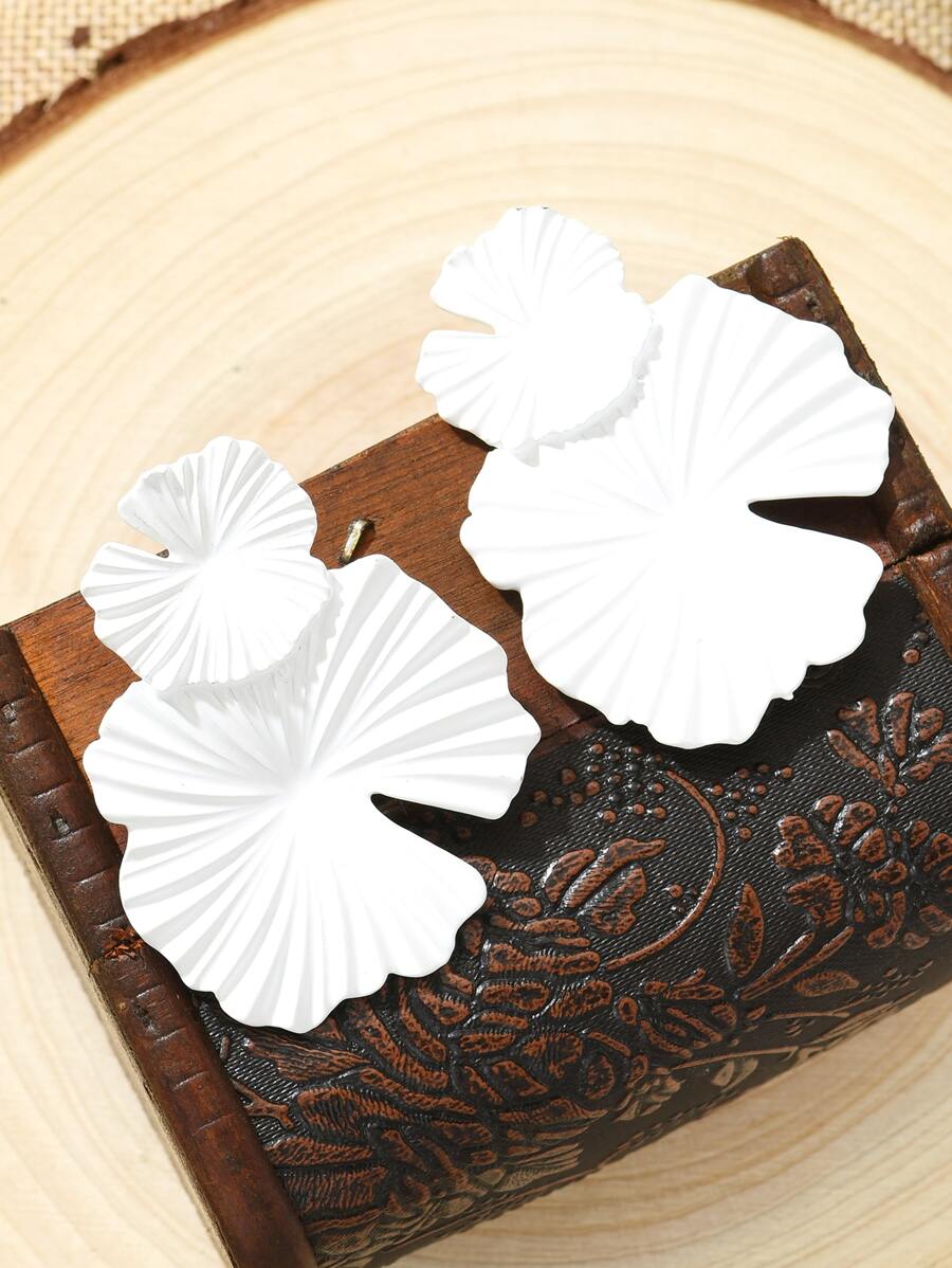 Buy SHEIN Lotus Leaf Earrings in Pakistan