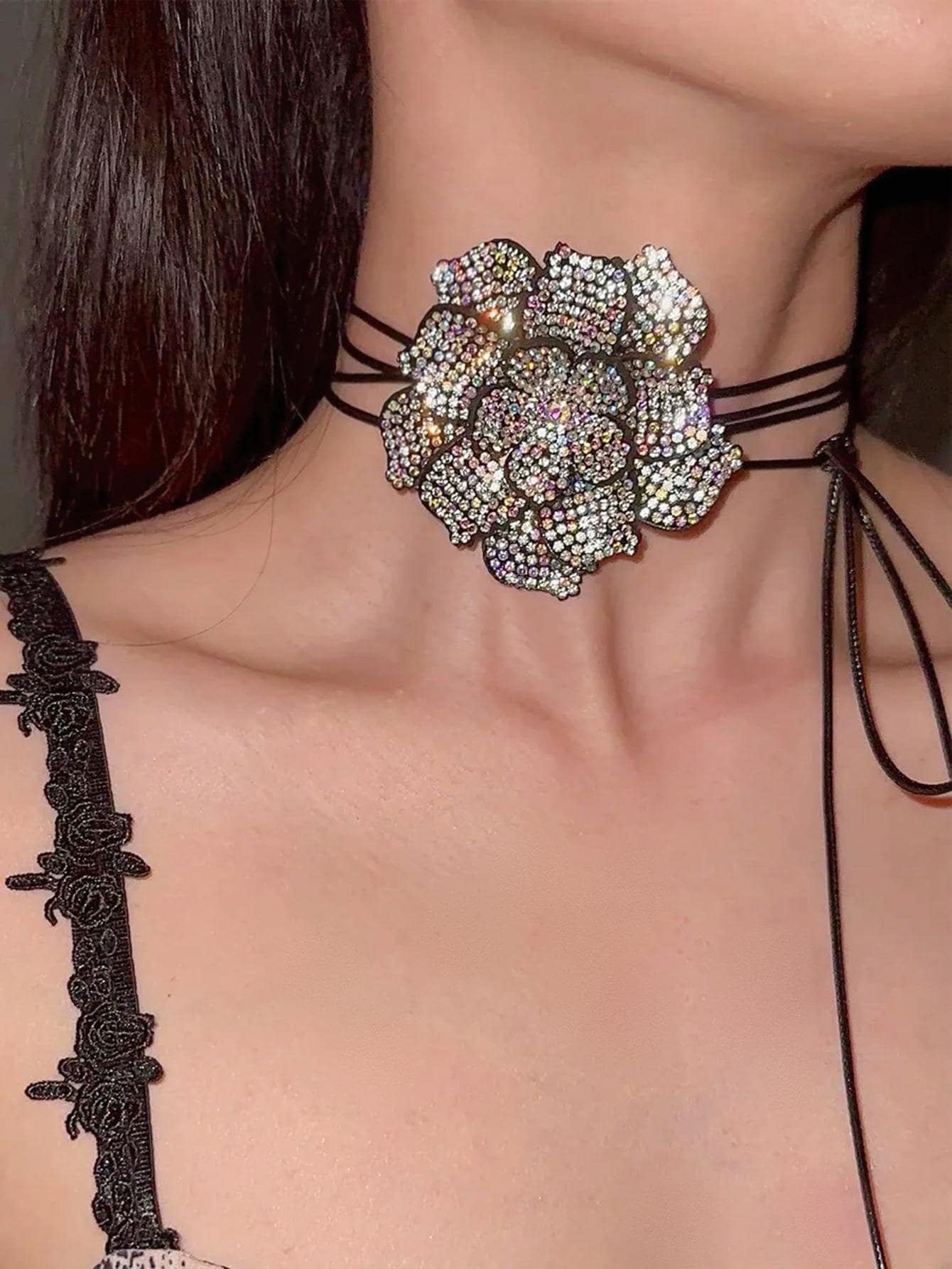 Buy SHEIN Rhinestone Flower Decor Necklace in Pakistan